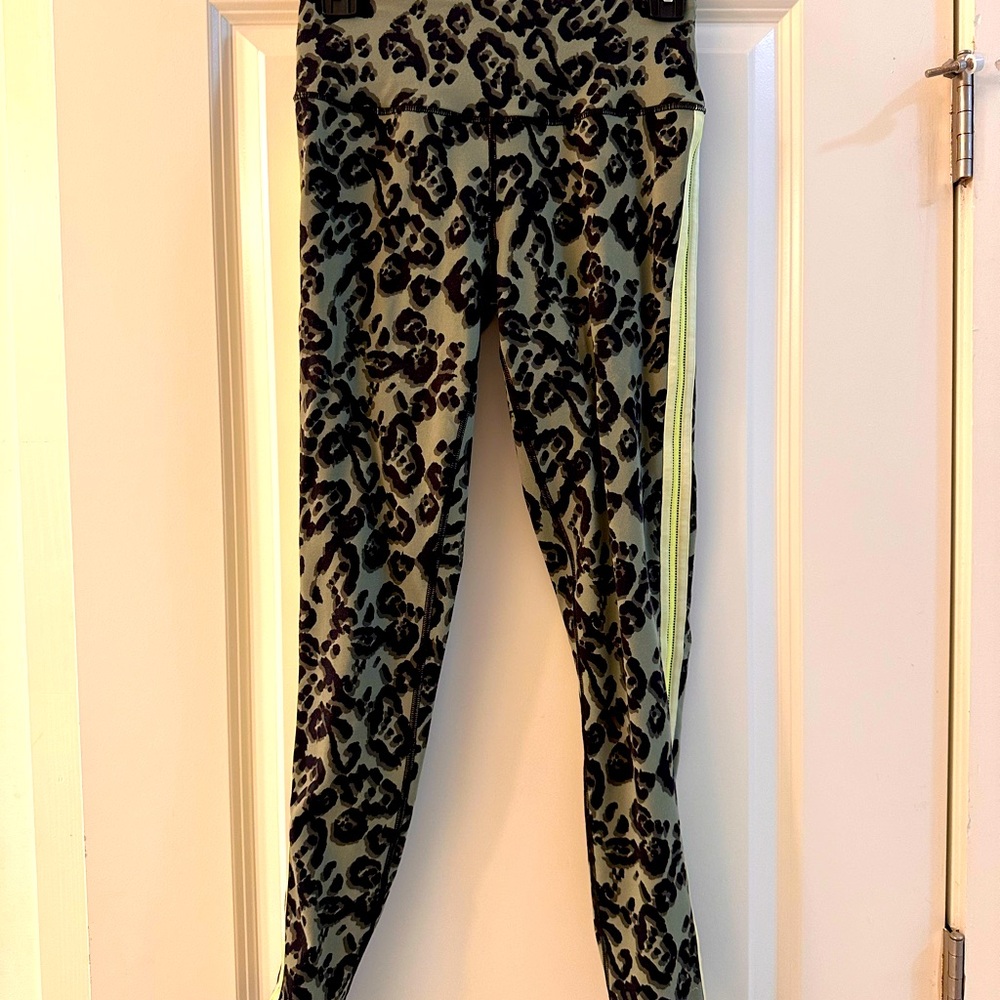 Victoria Secret leopard Print Leggings